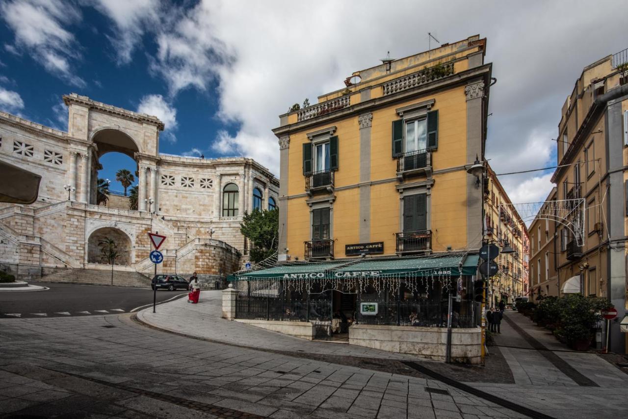 Right House Di Via Sulis - Best Neighborhood In The Town Κάλιαρι Εξωτερικό φωτογραφία